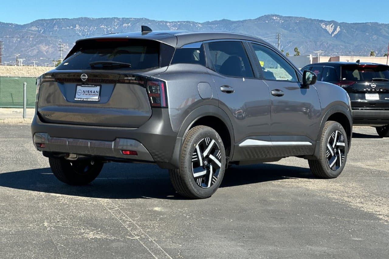 2027 Nissan Kicks SV 3