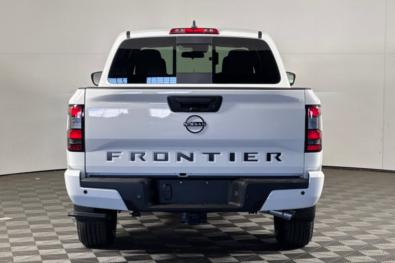 2027 Nissan Frontier SV 4