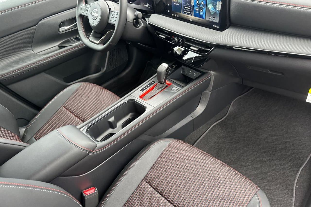 2027 Nissan Kicks SR 14
