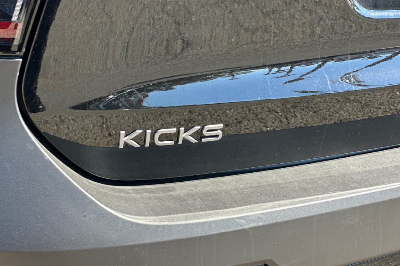 2027 Nissan Kicks SV 23