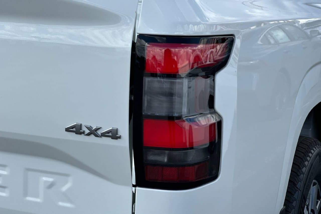2026 Nissan Frontier SV 20