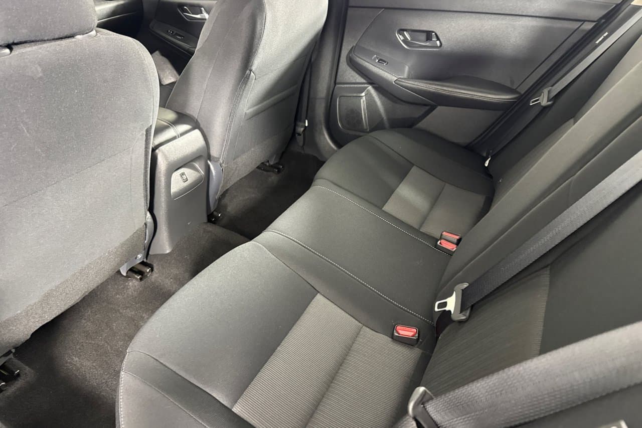 2025 Nissan Sentra SV 9
