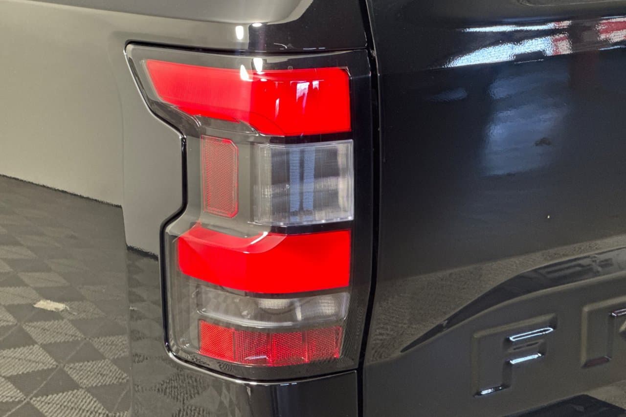 2027 Nissan Frontier SV 22