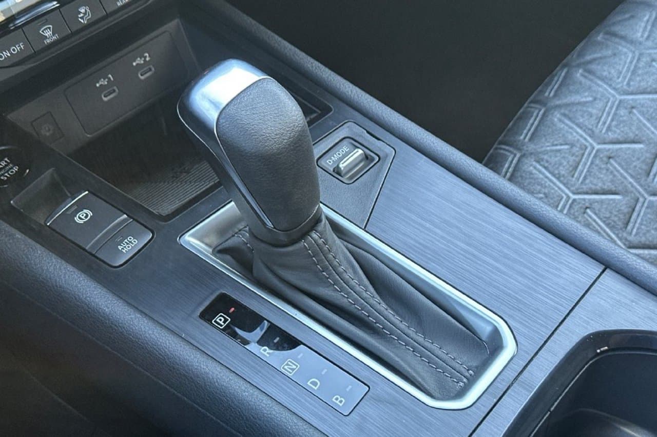 2027 Nissan Kicks SV 18