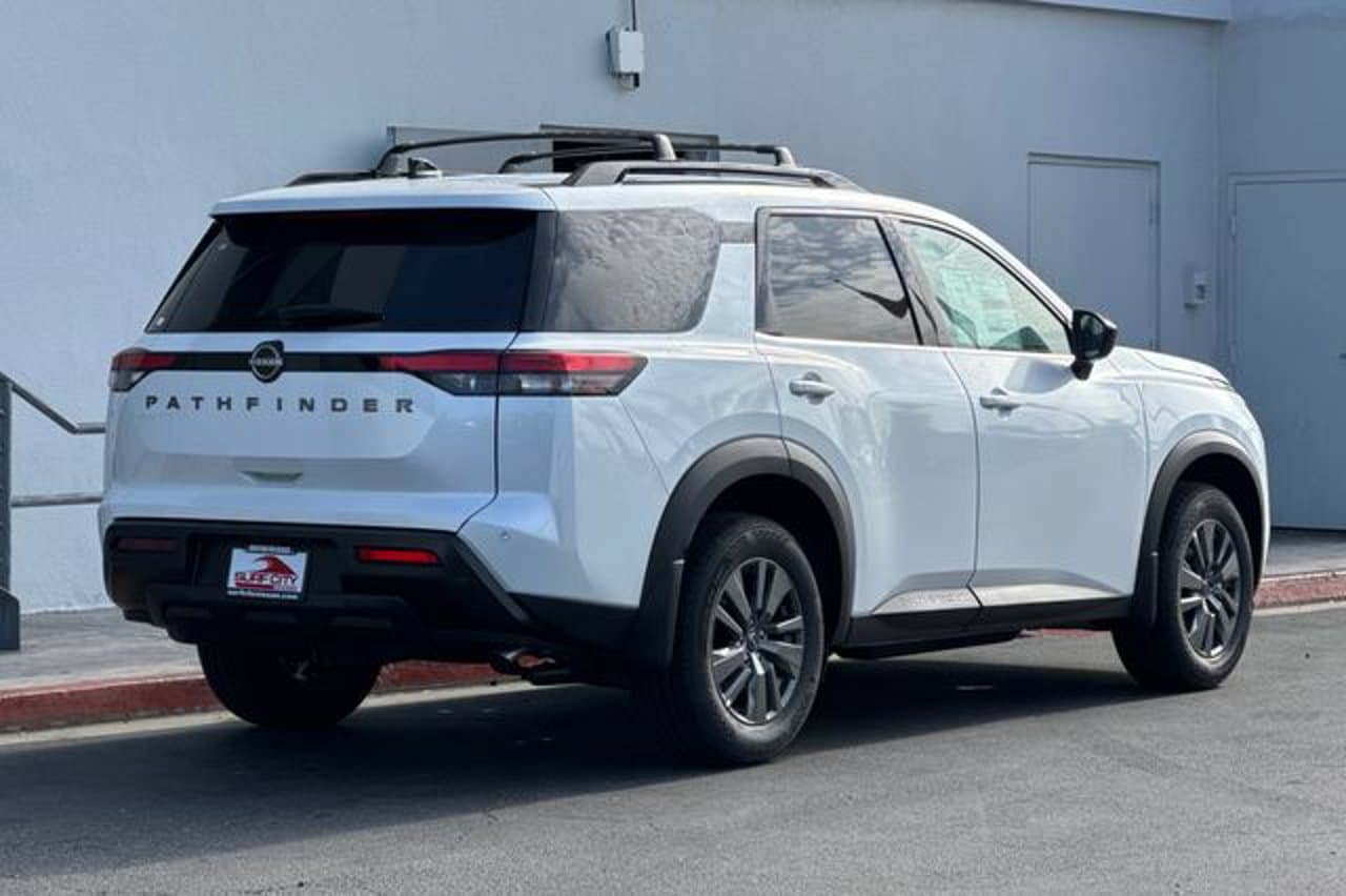 2026 Nissan Pathfinder SV 3