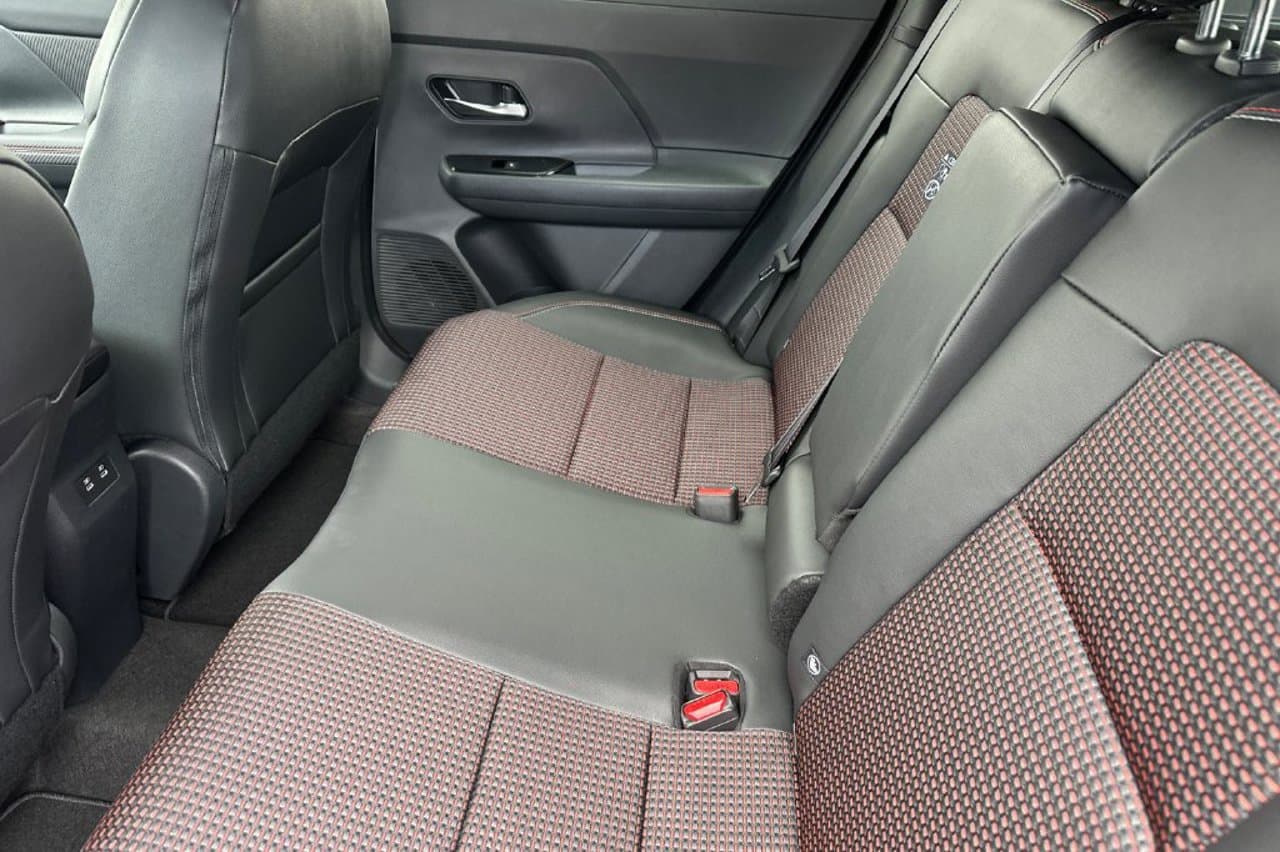 2027 Nissan Kicks SR 10