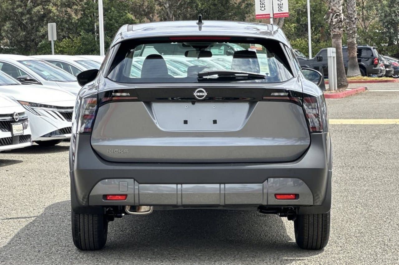 2027 Nissan Kicks S 5