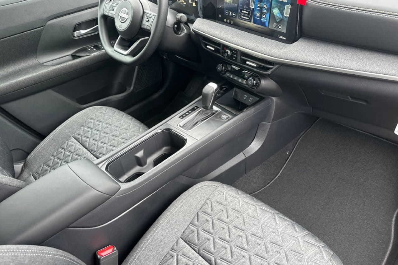 2027 Nissan Kicks SV 14