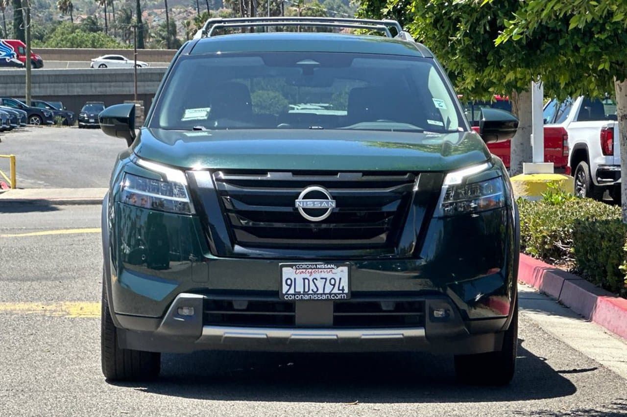 2024 Nissan Pathfinder SL 7