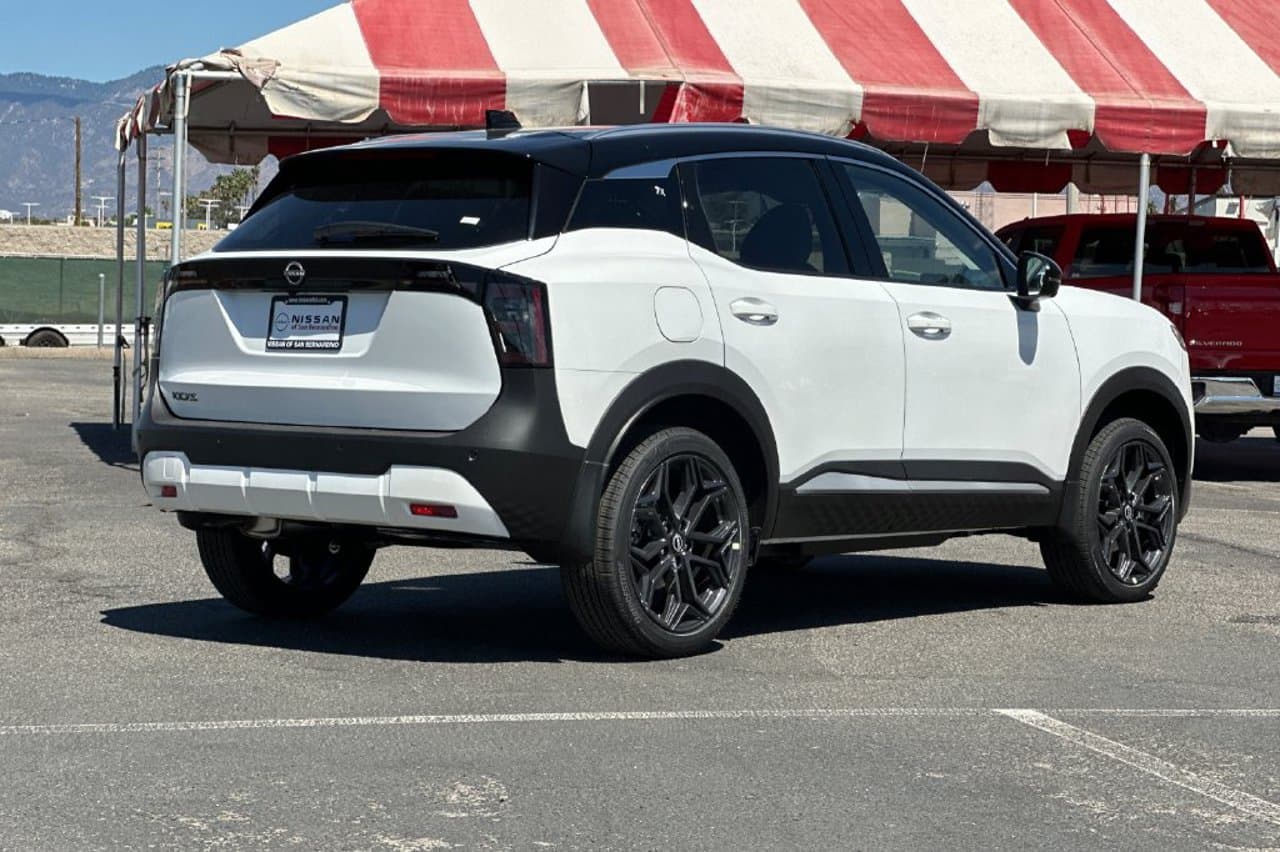 2027 Nissan Kicks SR 3