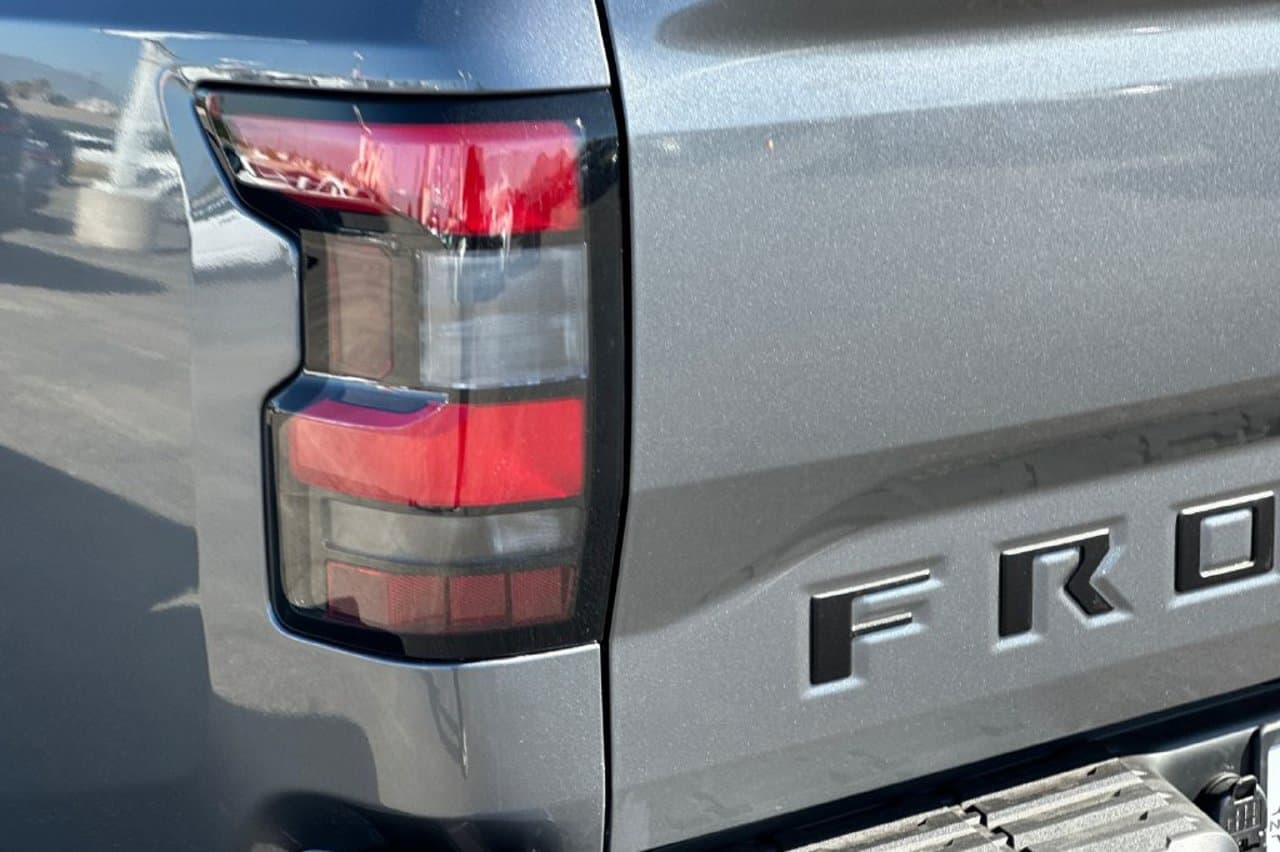 2027 Nissan Frontier SV 20