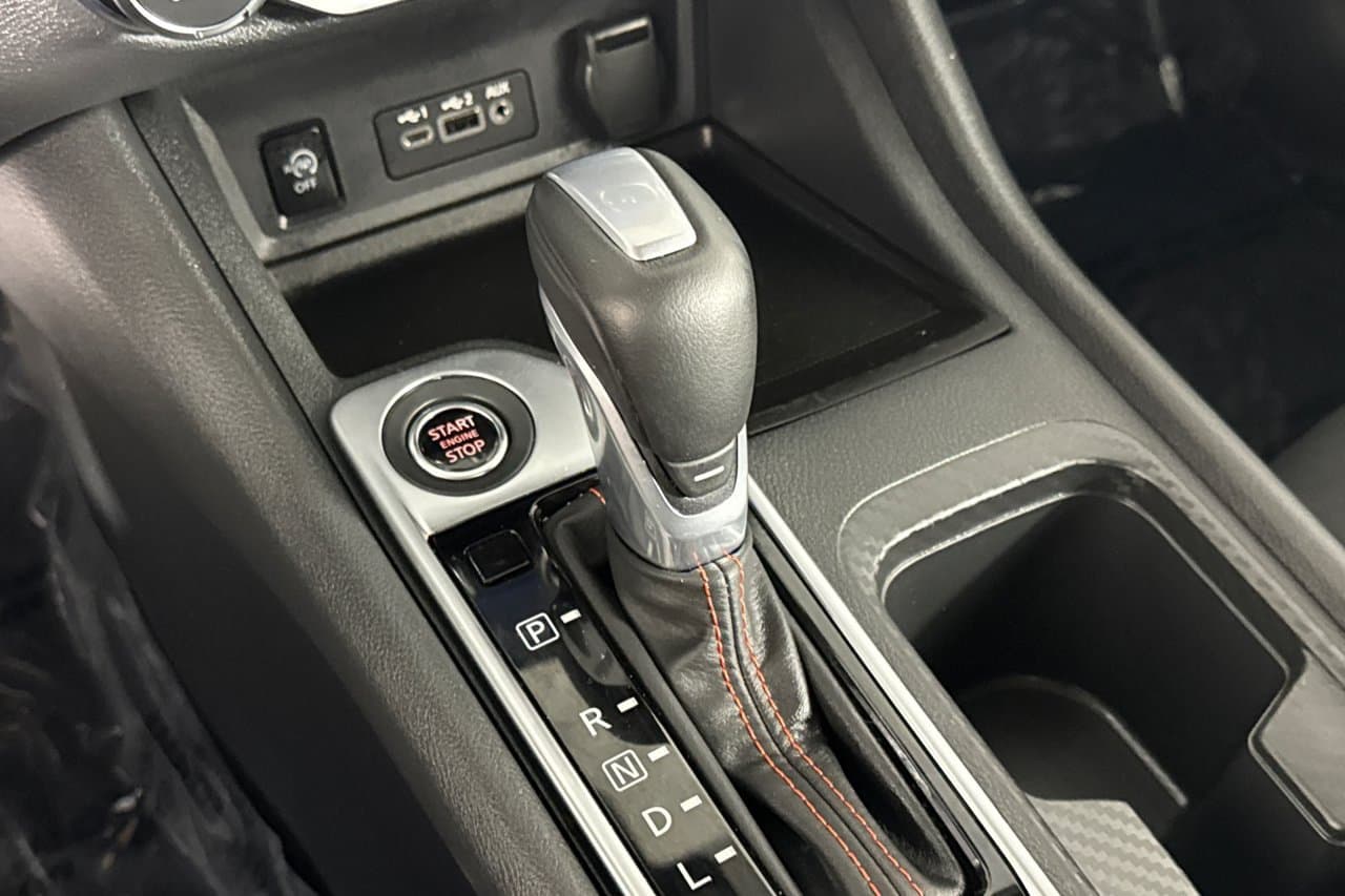 2025 Nissan Sentra SR 17