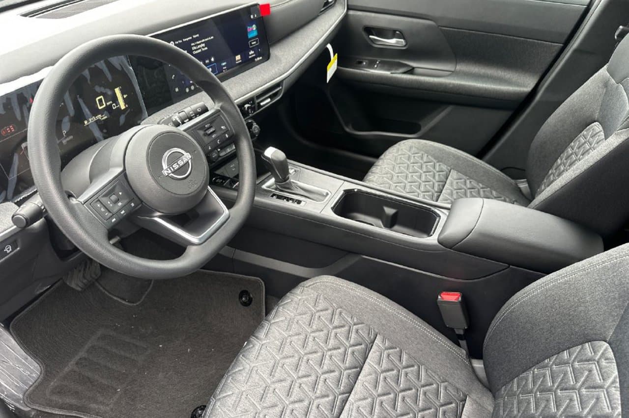 2027 Nissan Kicks SV 8