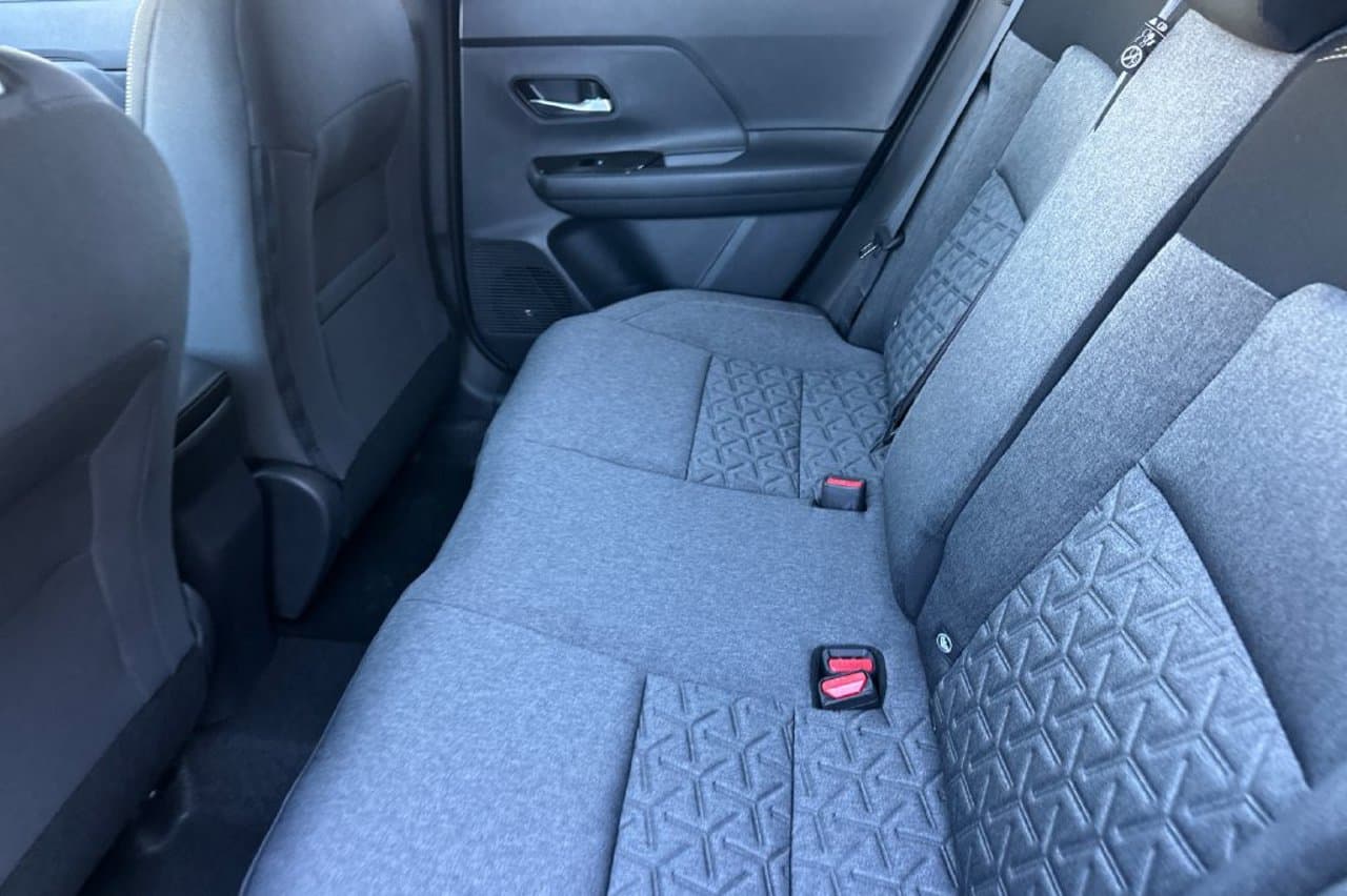 2027 Nissan Kicks SV 9