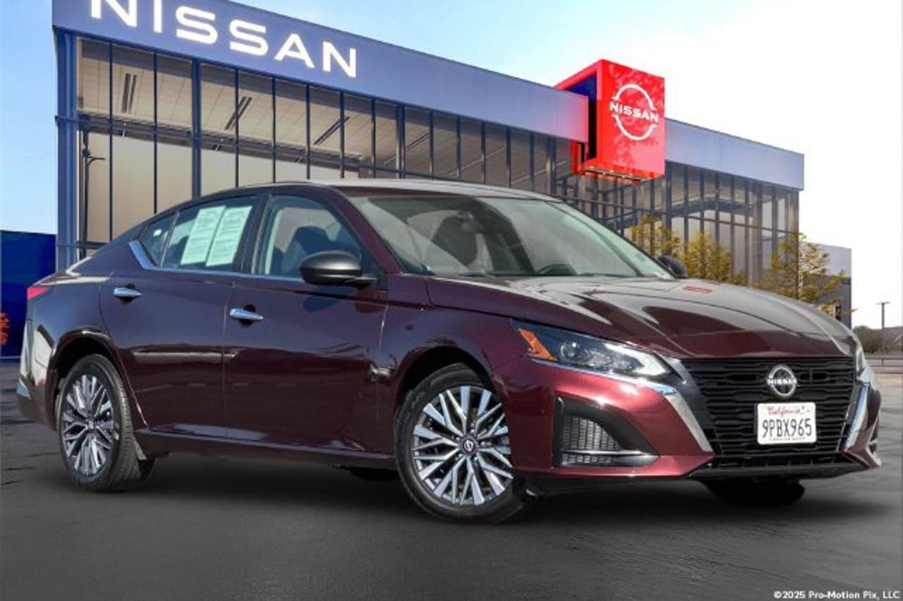 2025 Nissan Altima SV 2