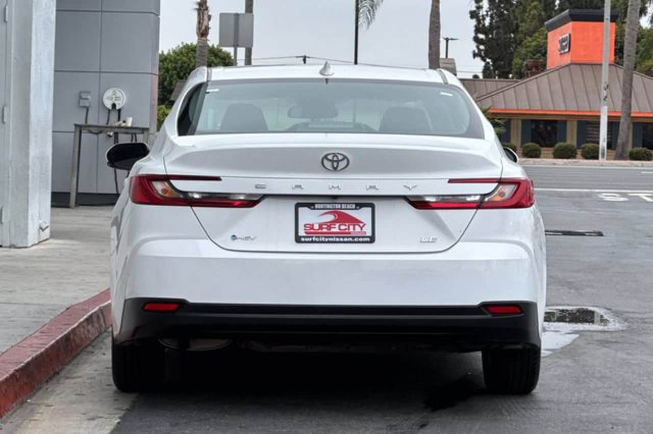 2025 Toyota Camry LE 5