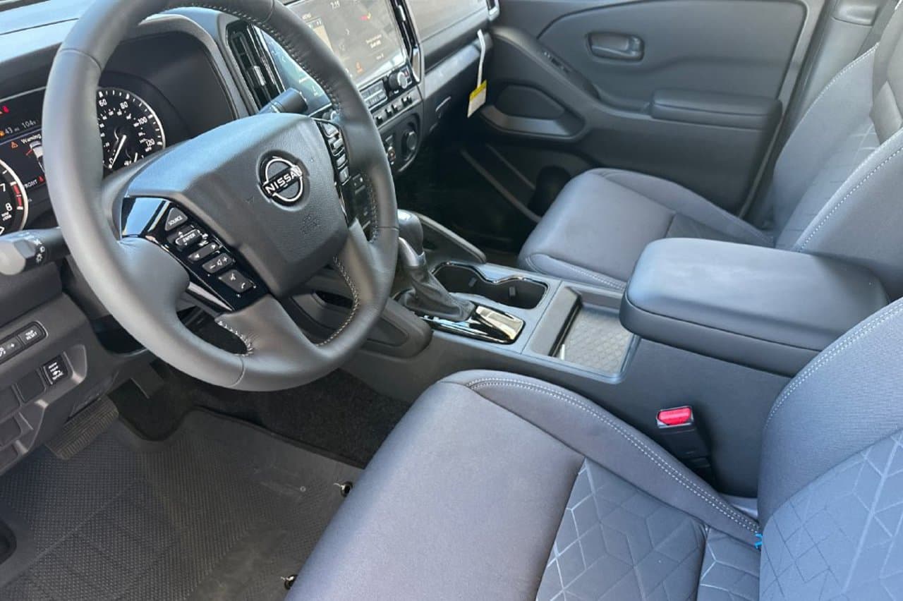 2027 Nissan Frontier SV 8
