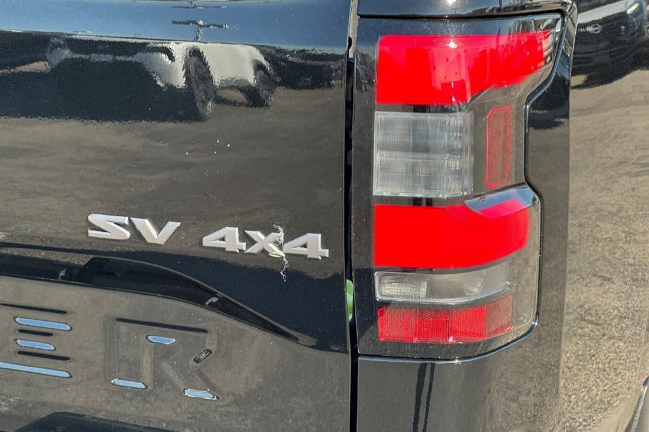 2023 Nissan Frontier SV 21