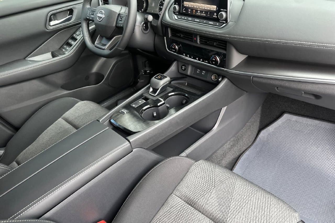2026 Nissan Rogue SV 14