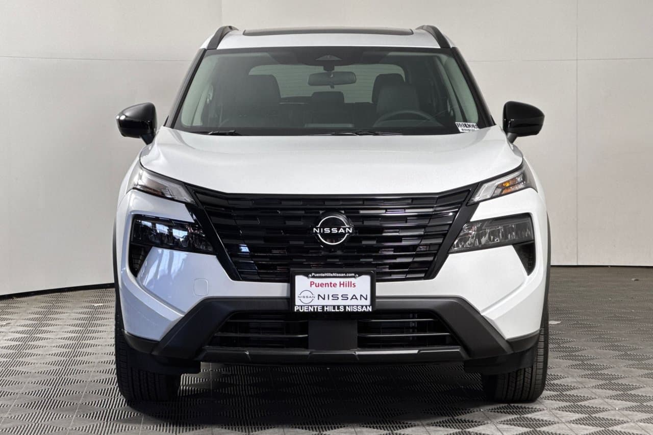 2026 Nissan Rogue Dark Armor 10