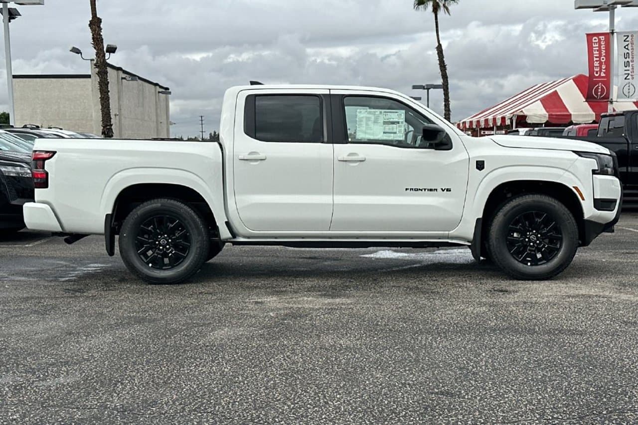 2027 Nissan Frontier SV 2