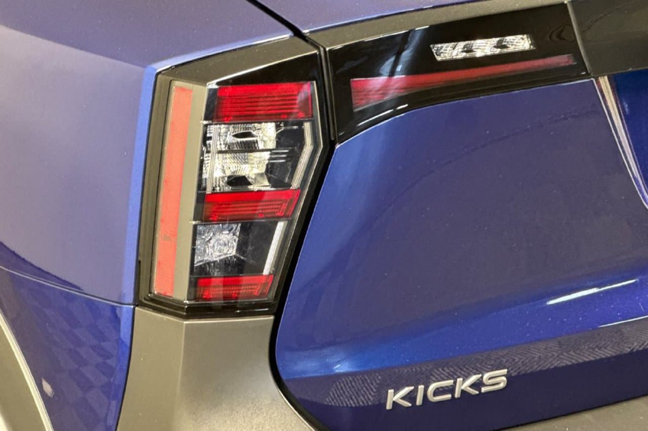 2026 Nissan Kicks SV 22