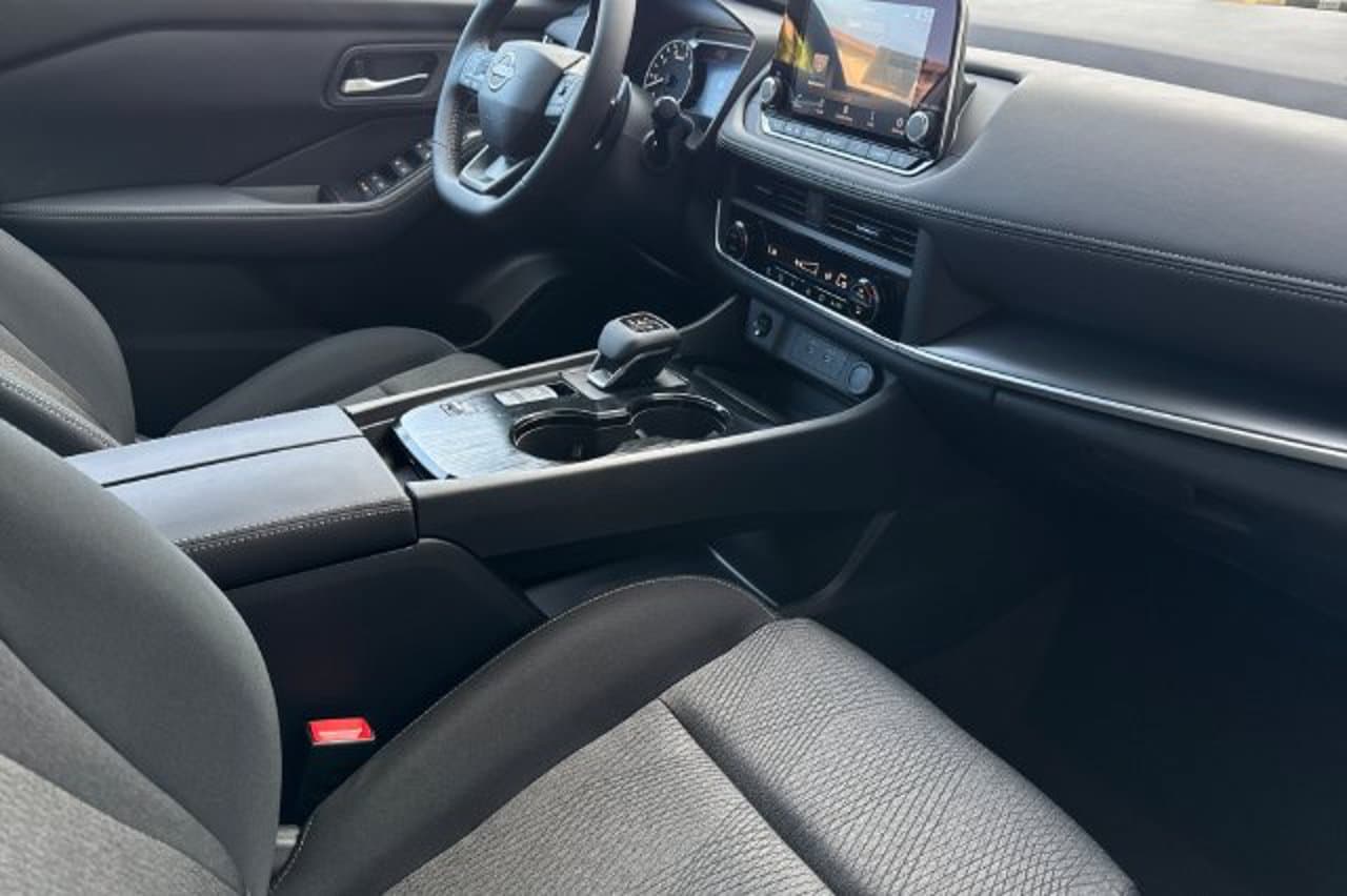 2026 Nissan Rogue SV 13
