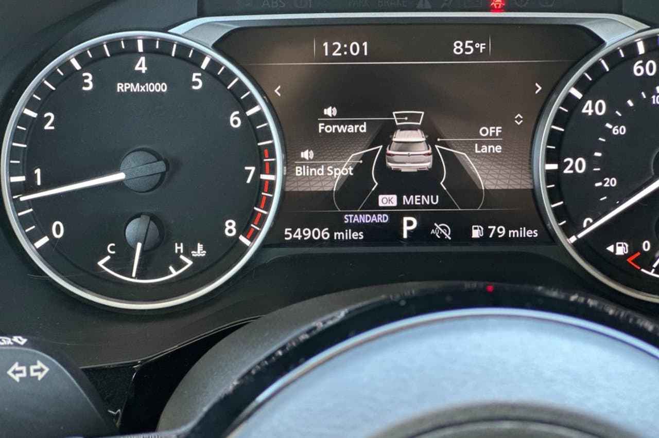 2024 Nissan Pathfinder SL 23