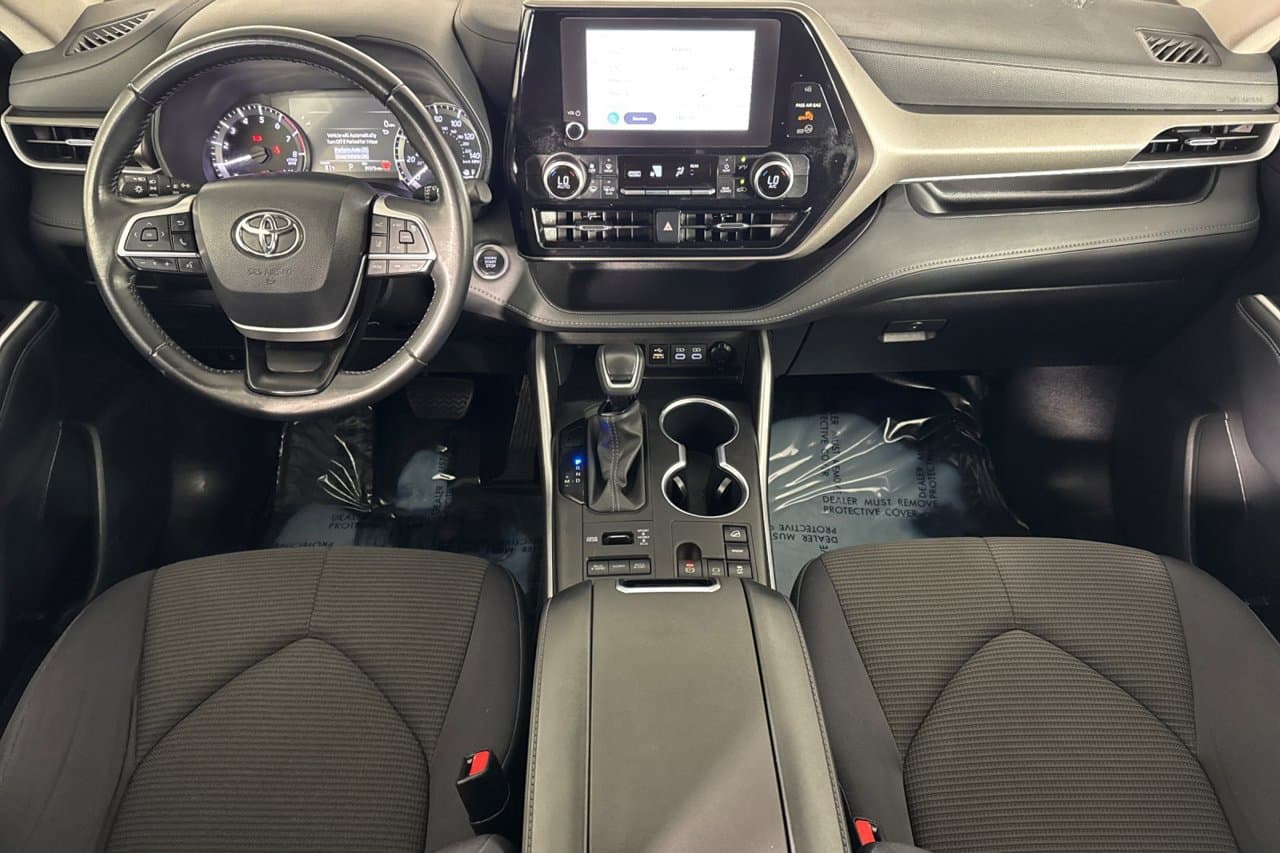 2024 Toyota Highlander LE 10