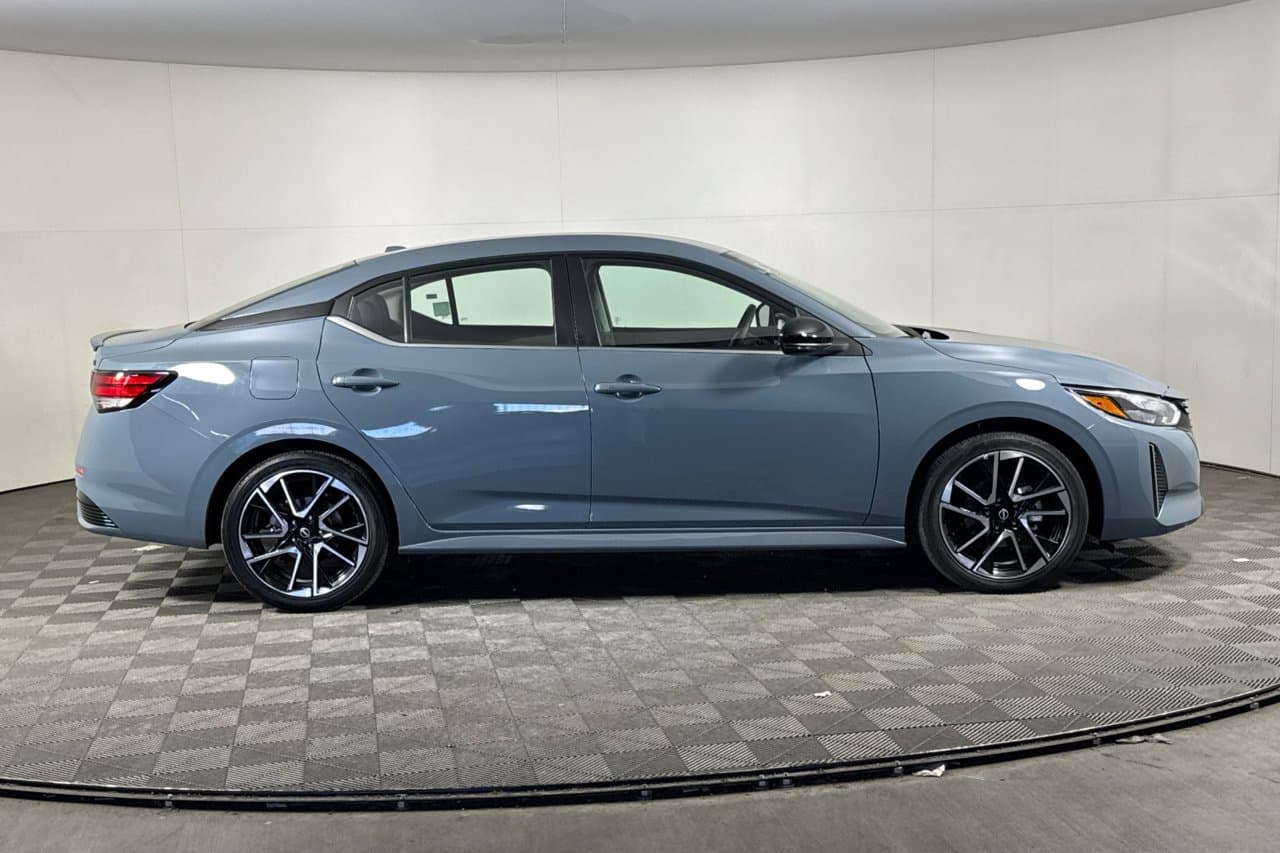 2025 Nissan Sentra SR 2