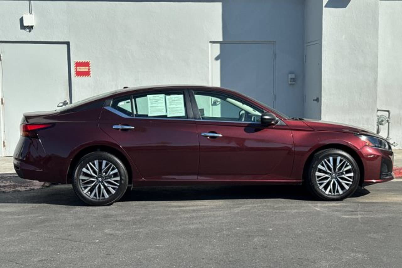 2025 Nissan Altima SV 3