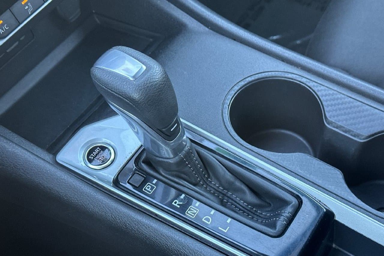 2025 Nissan Altima SV 17