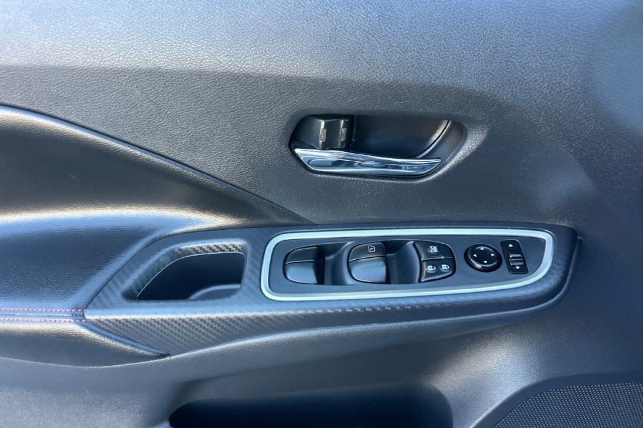 2024 Nissan Versa SR 8