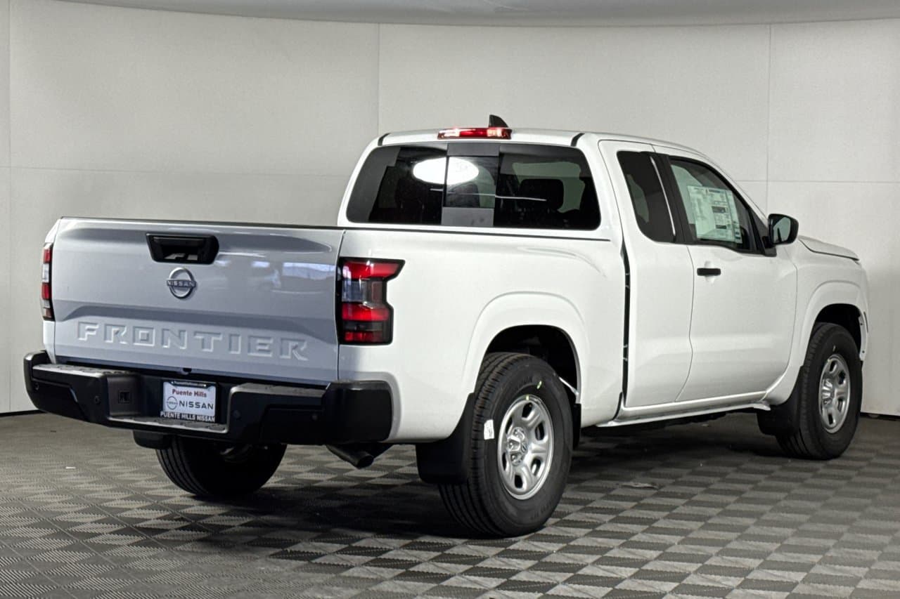 2026 Nissan Frontier S 26