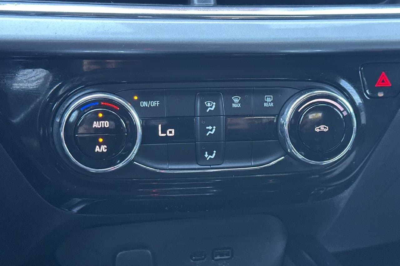 2025 Chevrolet Trax LT 18