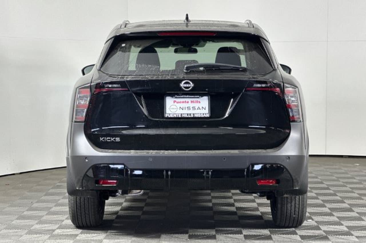 2026 Nissan Kicks SV 4