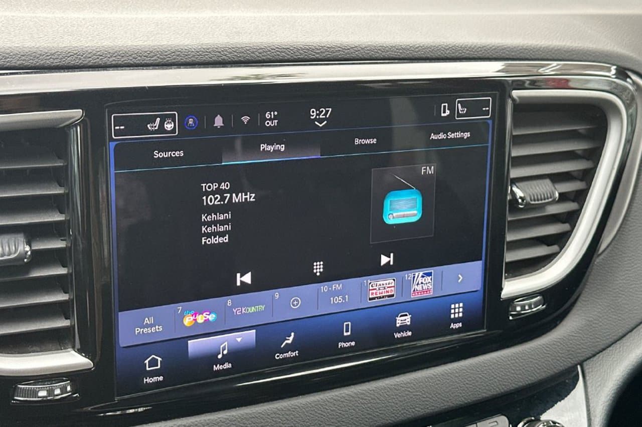2025 Chrysler Pacifica Select 16