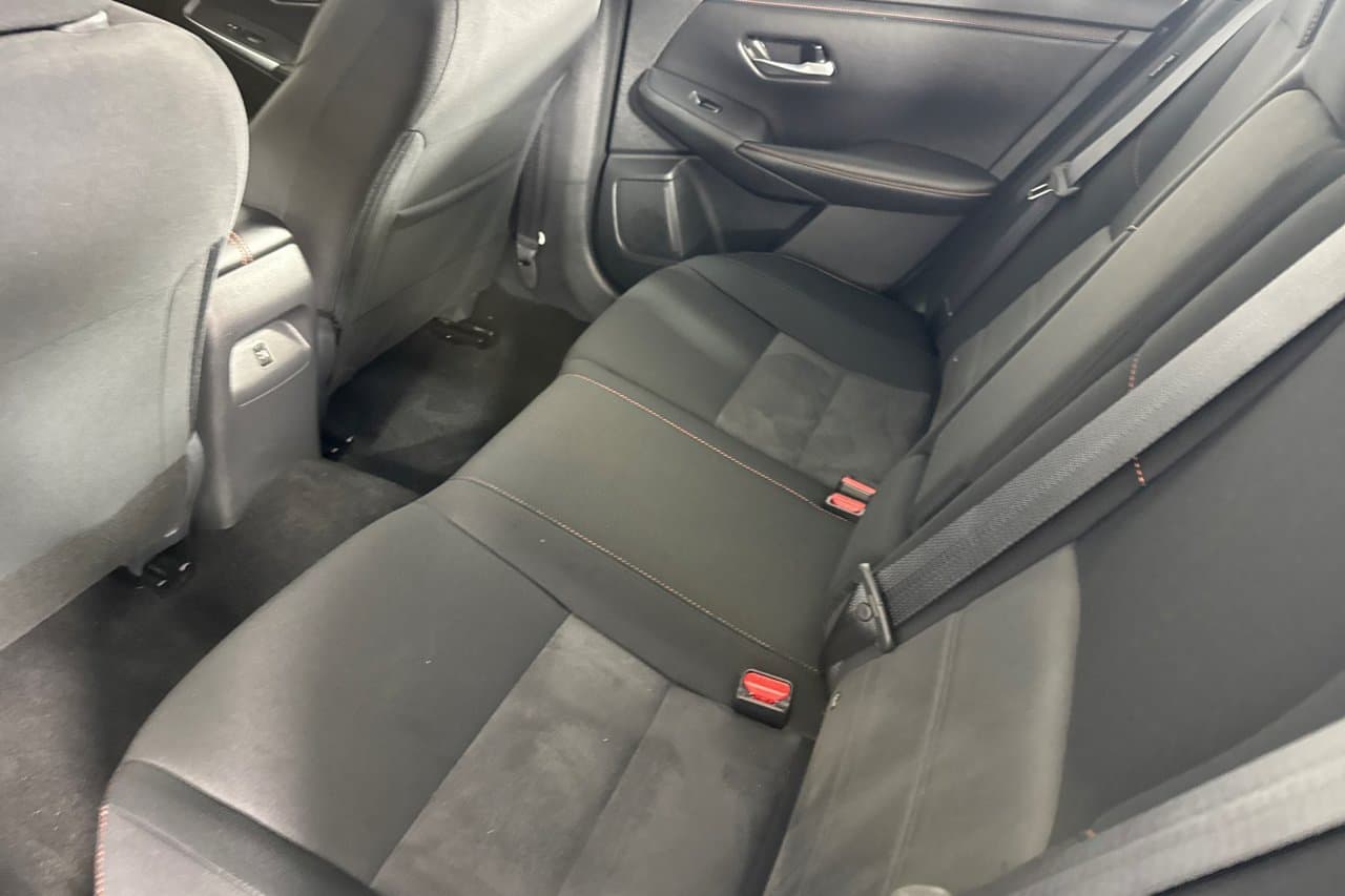 2025 Nissan Sentra SR 9