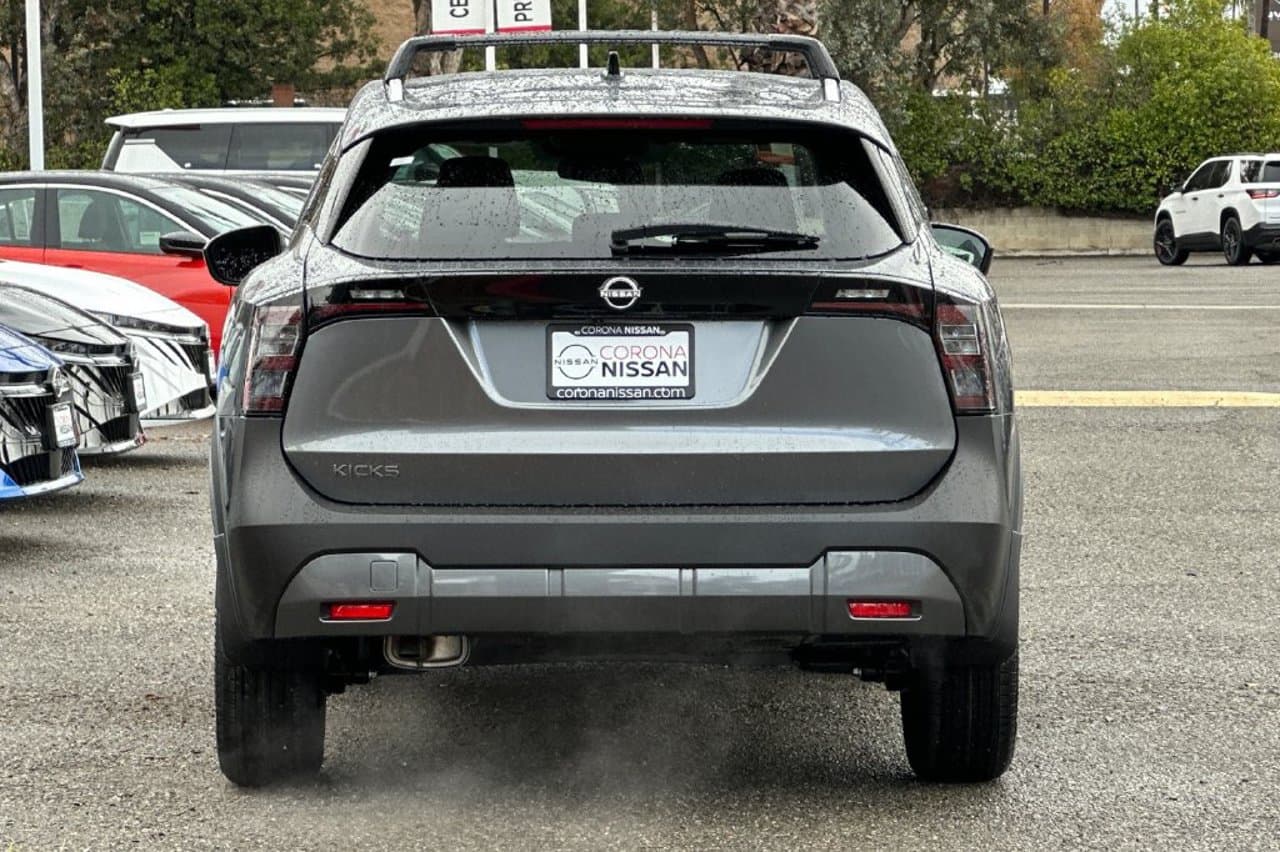 2027 Nissan Kicks SV 5