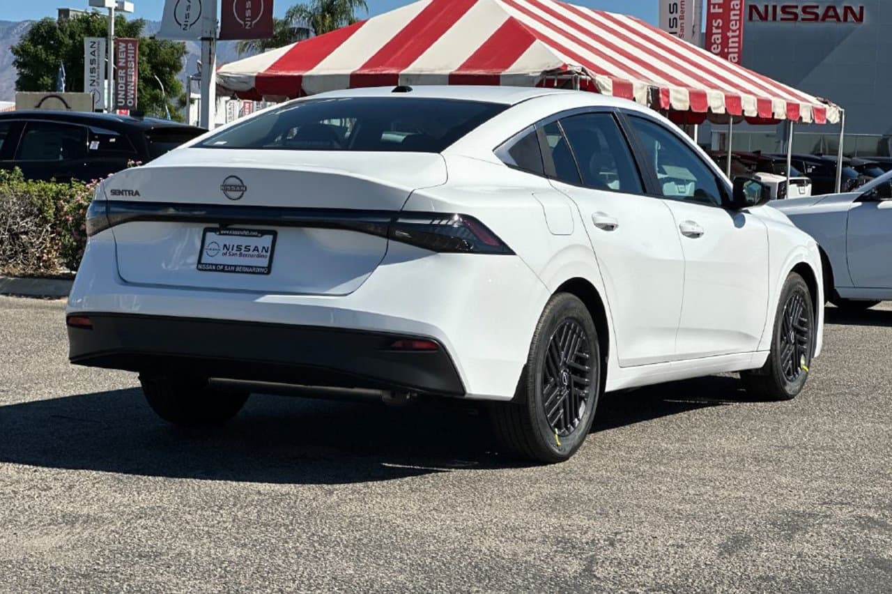 2027 Nissan Sentra SV 3