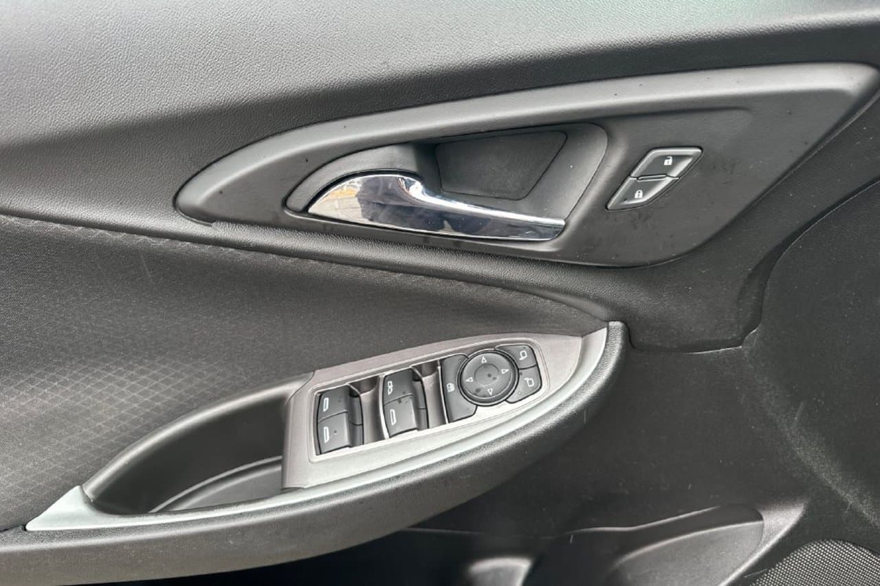 2023 Chevrolet Malibu LT 9