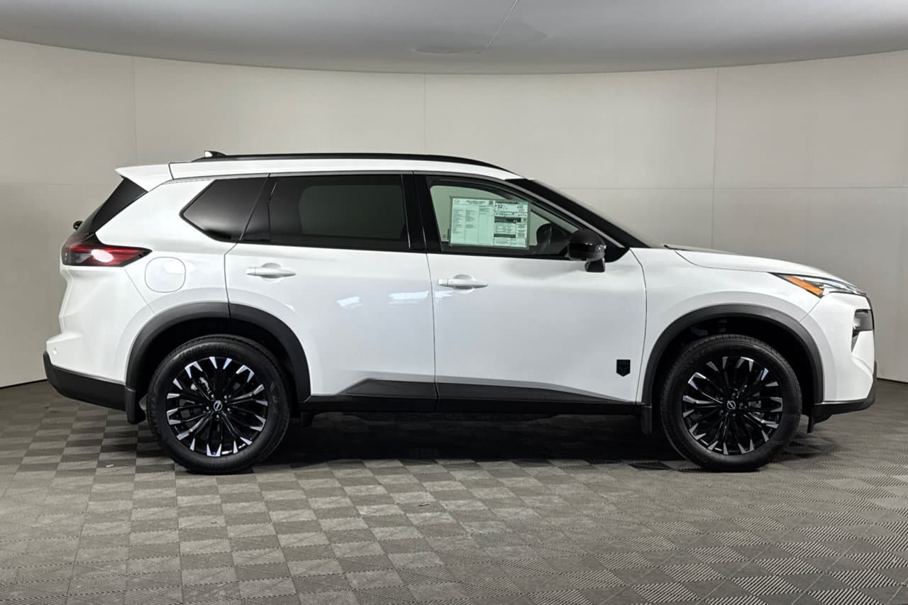 2026 Nissan Rogue Dark Armor 11