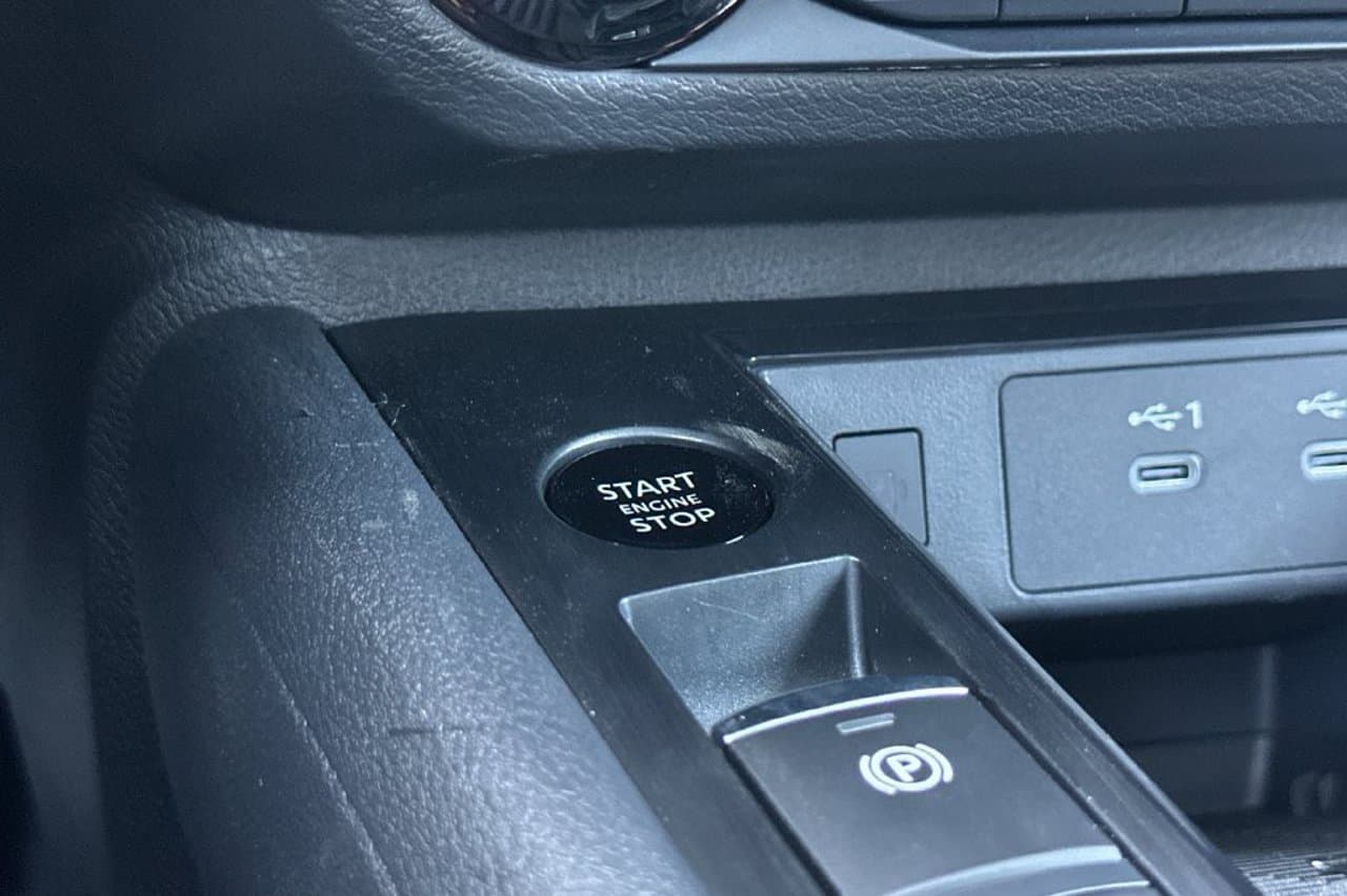 2027 Nissan Kicks SV 19