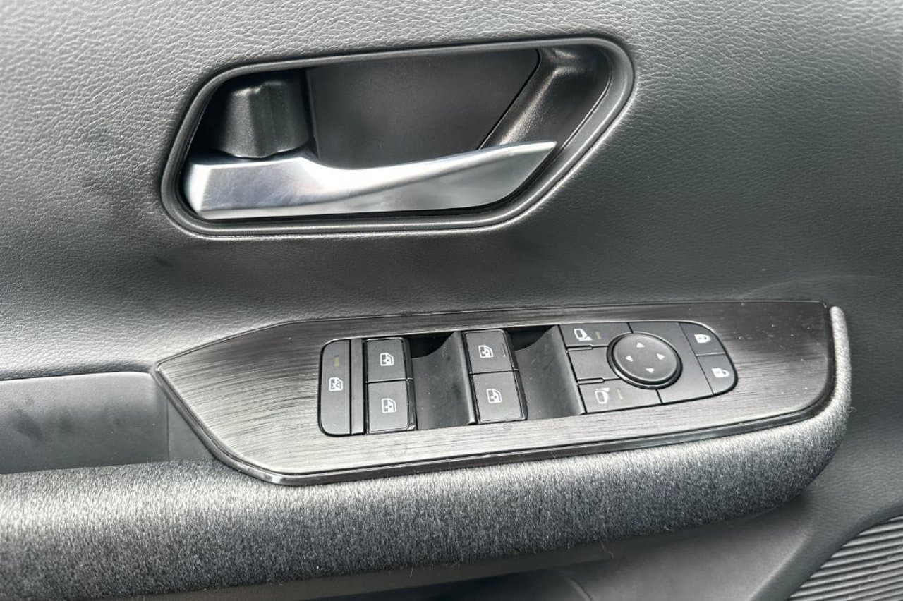 2027 Nissan Kicks SV 9