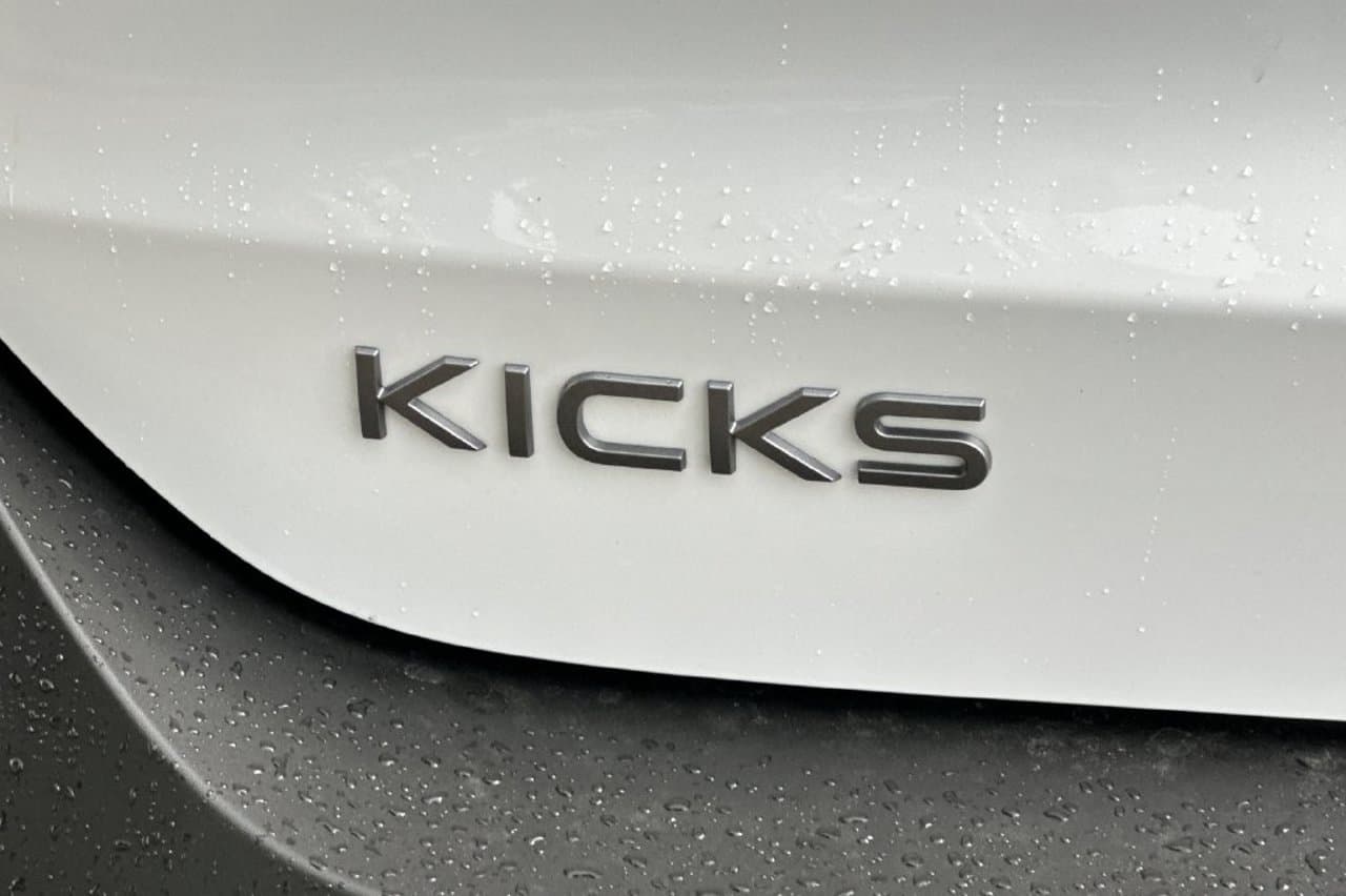 2027 Nissan Kicks S 23