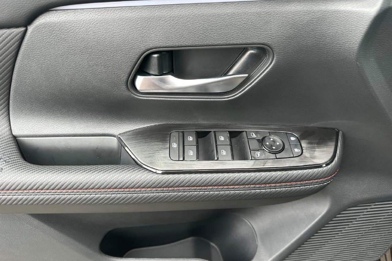 2027 Nissan Kicks SR 9