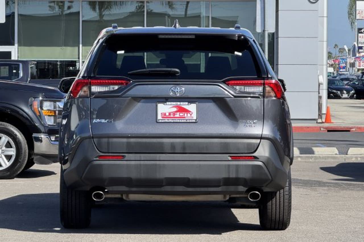 2025 Toyota RAV4 Hybrid XLE 5