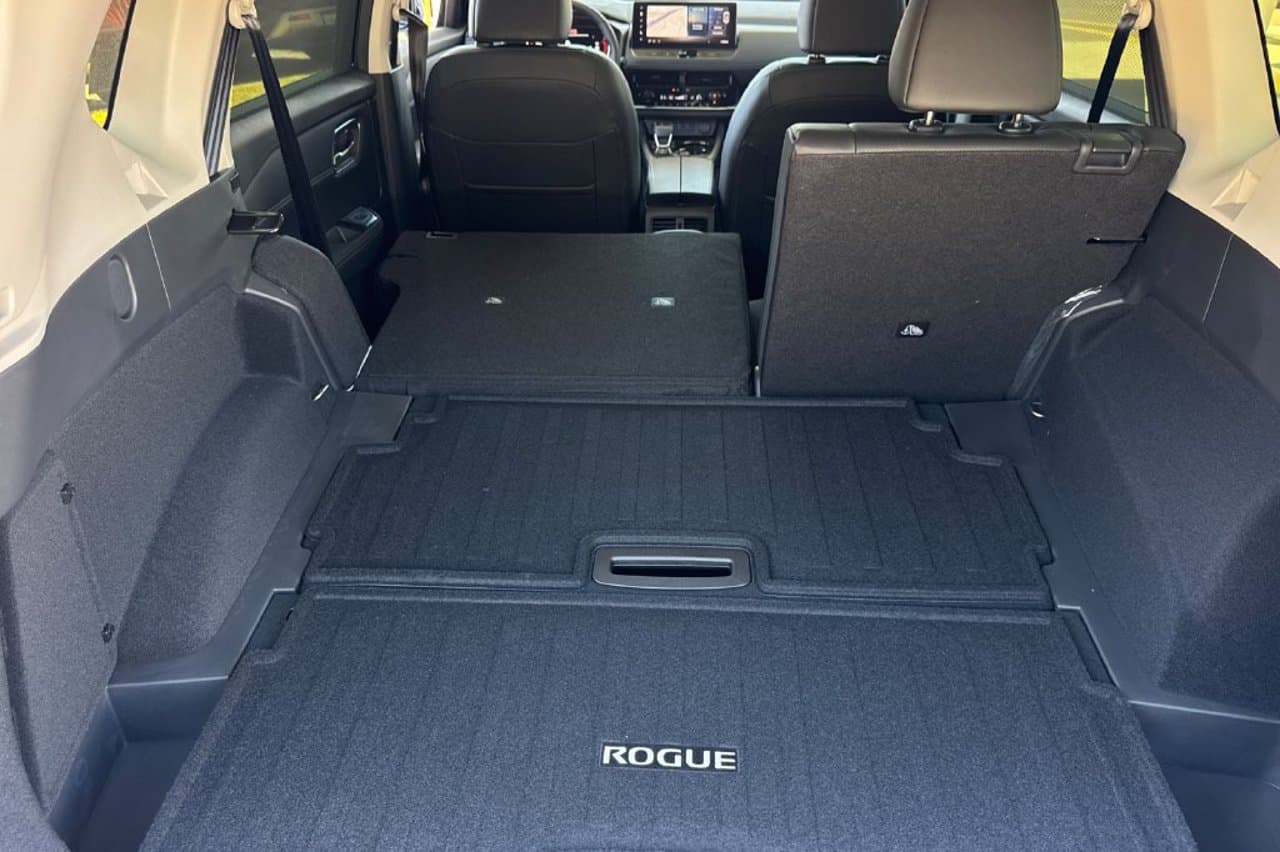 2026 Nissan Rogue Platinum 13