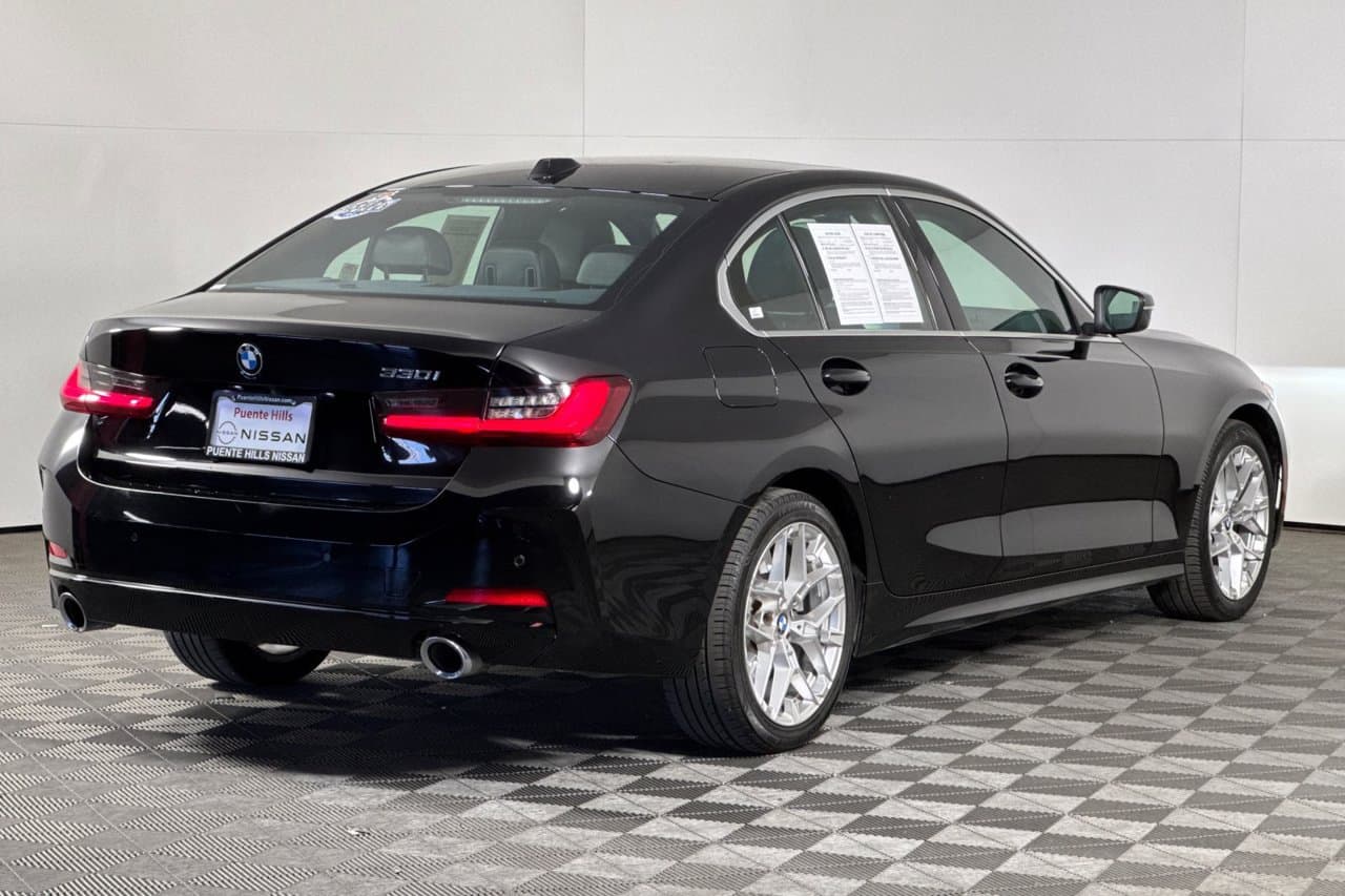 2025 BMW 3 Series 330i 3