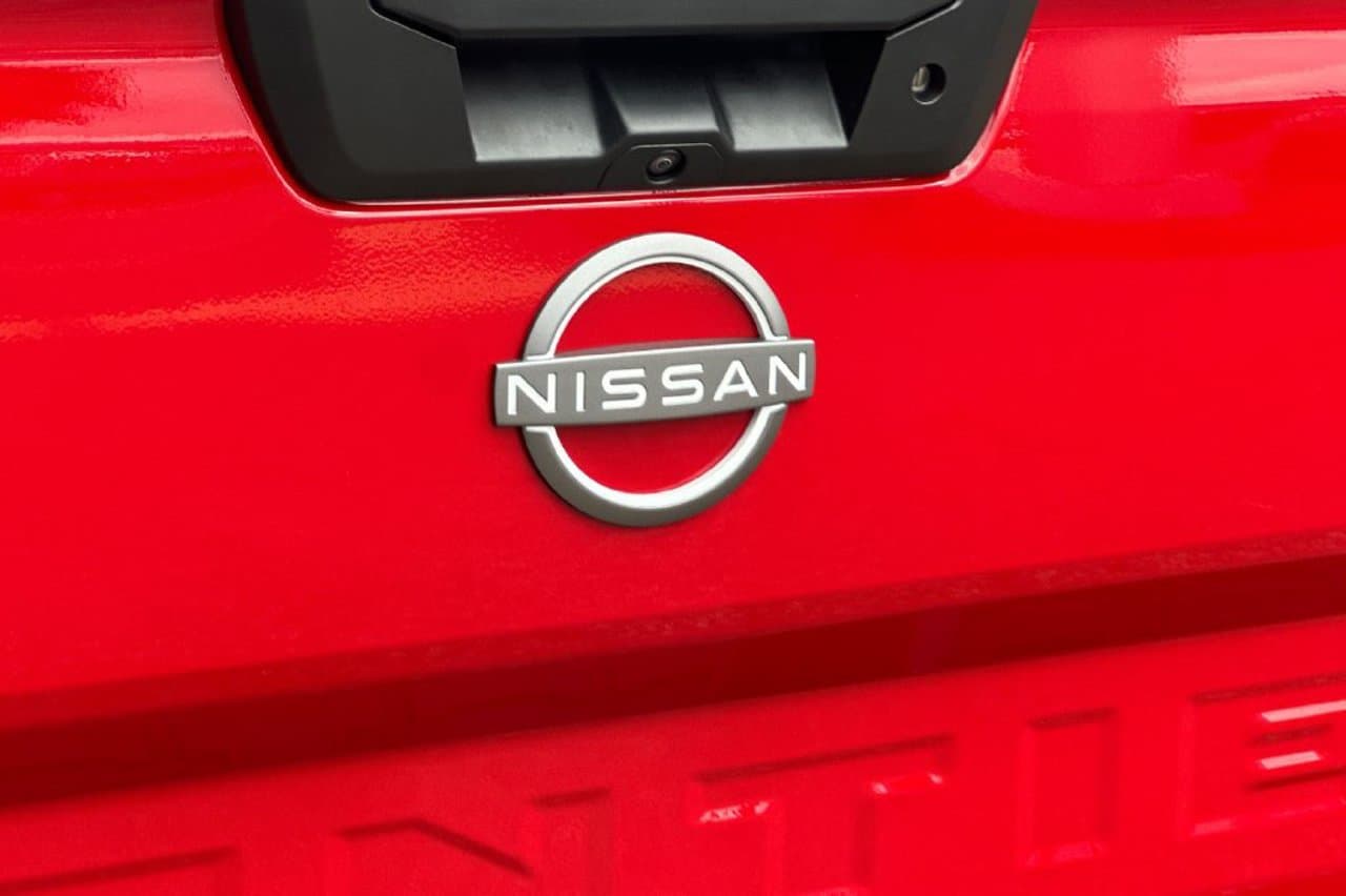 2027 Nissan Frontier SV 22
